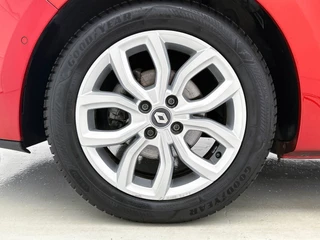 Renault Clio 0.9 TCe Bose | Trekhaak | Camera | Navigatie | Cruise Control | Climate Control | Parkeersensoren / 10