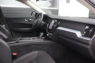 Volvo XC60 2.0 T6 310pk AWD Heico Sport - Panoramadak - 22 inch - Head up - Half leder - Camera / 12