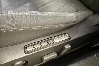 Volkswagen Golf 1.4 eHybrid Style 204pk | DSG | Trekhaak | Navigatie | Comfortstoel | Apple Carplay/Android Auto | Adapt. Cruise control | Climate control | LED koplampen / 20