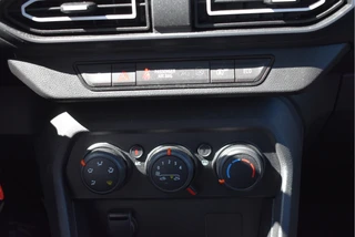 Dacia Sandero 1.0 TCe 90 Expression  | NL-Auto | 1e eigenaar | Carplay | Airco | Cruise Contr | DAB | Full LED | NAP / 23