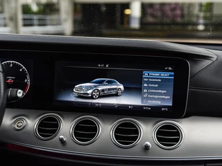 Mercedes-Benz E-klasse 220 d AMG Line Night Edition Panoramadak Widescreen Sfeerverlichting Apple CarPlay Android Auto Camera Stoelverwarming LED / 28