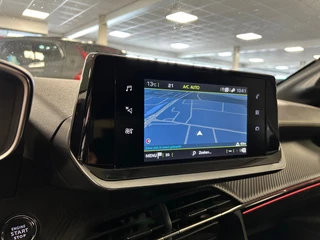 Peugeot 208 1.2 GT 101PK / Navigatie / DAB / Camera / PDC v+a / Full Led / 17