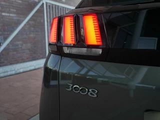 Peugeot 3008 1.2 PureTech Blue Lease Executive | Trekhaak | Navigatie | Climate control | Lichtmetalen velgen | Cruise control | Parkeersensoren achter | Apple carplay/Android auto / 38