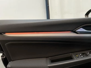 Volkswagen Golf Variant 1.0 TSI 110pk Life Sfeerverlichting Navigatie Parkeersensoren / 27