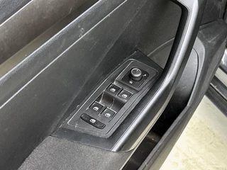 Volkswagen T-Roc 1.0 TSI Style | Adaptive cruise control | Stuur & Stoelverwarming | Camera | CarPlay / 33