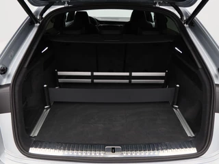 Audi Q8 60 TFSi e 490 Pk quattro S-Line Competition | Matrix Laser LED | Vierwielbesturing | B&O Audio | Valcona Leder | 22 Inch | Trekhaak | Head-Up | 20.328 Km!! / 20