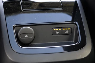 Volvo V60 T6 AWD Plus Dark / 14
