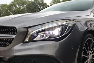 Mercedes-Benz CLA-klasse Shooting Brake 180 AMG Sport White Art Edition Automaat - Alcantara - Trekhaak - Xenon - 18 inch / 30