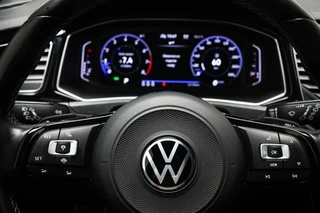 Volkswagen T-Roc 2.0 TSI 4Motion R | PANORAMADAK | BEATS | AKRAPOVIC UITLAAT | CAMERA | TREKHAAK / 37