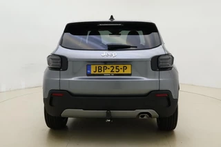 Jeep Avenger 1.2 e-Hybrid 110pk Automaat Summit | Navigatie | Trekhaak | Panoramadak | Adapt. Cruise control | JBL Audio | Elektrische achterklep | Stoelverwarming  | Climate Control / 12