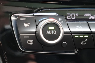 BMW X2 xDrive20i High Executive M Sport Pakket Automaat  / Navigatiesysteem Plus / Leder / Panoramadak / Achteruitrijcamera / Stoelverwarming / Climate Control / Hifi / Shadow Line / Parkeersensoren voor+achter / Extra Getint Glas / 19 Inch / 33