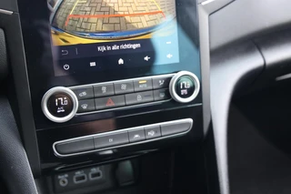 Renault Megane Estate 1.6 E-Tech Plug-In Hybrid 160 Intens|Camera|HUD|Keyless|Dodehoek assistentie / 30