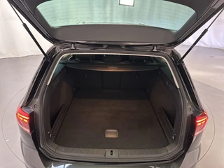 Volkswagen Passat Variant 1.5 TSI 150pk DSG Business Stoelverwarming Virtual Cockpit Navigatie DAB+ / 9