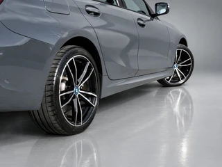BMW 3 Serie 330e High Executive M-Sport  | 1e eigenaar | dealer onderh. | schuifdak | leder sportstoelen | camera | BTW auto / 11