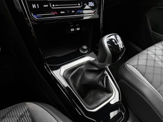 Volkswagen T-Roc 1.0 TSI R-Line | Camera | CarPlay | Adaptive Cruise | Digital Dash / 15