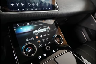 Land Rover Range Rover Velar 2.0 I4 Turbo 300 pk AWD R-Dynamic SE  | Pano | Trekhaak | Leder | Massage | Inparkeer |e | Stl. verw. | / 30