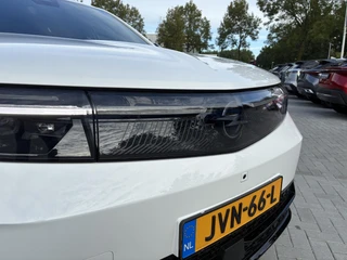 Opel Grandland Electric Business Edition 73 kWh | ECC | Navigatie | Elektrisch glazen panorama-dak | Matrix LED Verlichting | Cruise control | Camera | Winterpakket | 19" LM-Velgen / 26