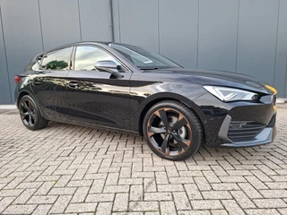 Cupra Leon 1.5 eTSI Business Intense AUT.* Navigatiesysteem * Elektrische stoelen met memory * Parkeercamera * / 18