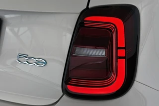 Fiat 500 3+1 Icon 42 kWh SOH 97% Achteruitrijcamera Apple CarPlay Stoelverwarming / 20