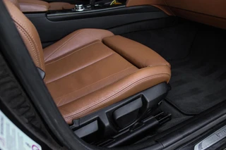 BMW 3-serie 316i Executive | Luxury Line | Sportstuur | Cruise control | Sportstoelen | Stoelverwarming | Climate control | Navigatie | Bluetooth | Regensensor | Lichtpakket | 18 inch | PDC / 17