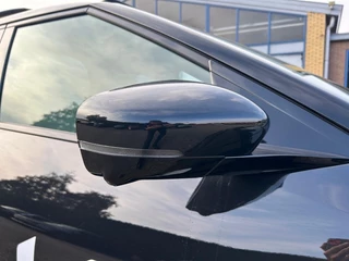 Kia EV4 Hatchback GT-PlusLine 81.4 kWh | Schuif/kanteldak | Lederen bekleding | 360 Graden camera | Head up display | Elektrische achterklep | Elektrische stoel verstelling met geheugen | Stoel verwarming + ventilatie voor | Dodehoek camera | Draadloze oplader / 39