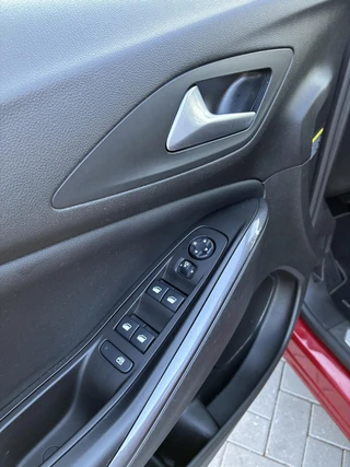 Opel Grandland X 1.6 Turbo Hybrid4 Automaat Ultimate | ECC | Navigatie | Leder | Winterpakket | Stoelventilatie | Camera | Trekhaak | 19" LM-Velgen | Zeer kompleet / 31