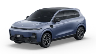 Leapmotor B10 Design Hybrid EV 18.8 kWh | Nu beschikbaar | Wltp 900km gecombineerd | Elektrisch 82km Wltp | Luxe uitvoering | Camera rondom | Stoel en stuurverwarming | Draadloze telefoonoplader | Keyless entry en start