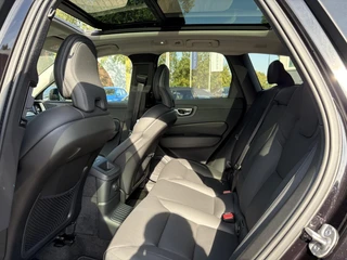 Volvo XC60 2.0 T8 Plug-in hybrid AWD Plus Dark / 15