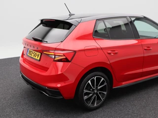 Škoda Fabia 1.0 TSi Monte Carlo 115 Pk Automaat | Stoelverwarming | Camera | Climatronic | CarPlay | Cruise Control | 17 Inch | 27.303 Km !! / 17