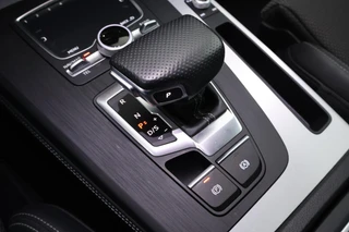 Audi Q5 50 TFSI e 299pk quattro S edition Trekhaak Virtual Cockpit Led Keyless ACC Stoelverwarming 2x S-Line / 36
