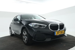 BMW 1 Serie 116d High Executive  5 Deurs hb, Navigatie, Climate / 6