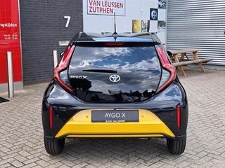 Toyota Aygo X Hybrid 115 GR Sport NIEUW IN DE SHOWROOM DIRECT LEVERBAAR 18'' LM-VELGEN PDC STOELVERWARMING AD-CRUISE / 5