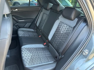 Volkswagen T-Roc 1.5 TSI 150pk DSG R-Line Camera | Keyless | Elek. Achterklep | Dode hoek | Rijklaar incl. 1 jaar Bovag garantie / 27