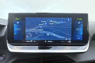 Peugeot e-2008 EV Allure Pack 50 kWh | Achteruitrijcamera | Lichtmetalen velgen | Navigatie | Apple Carplay/Android Auto | / 28