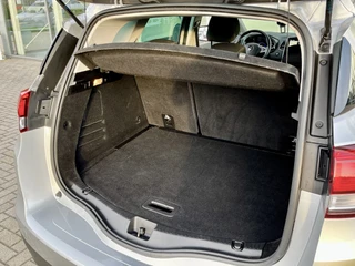 Renault Scénic 1.3 TCe 115 Limited  | Stoelverwarming | All Seasons | Navigatie | 1800KG Trekgewicht | Camera | DAB | Climate Control | Reservewiel | Apple CarPlay/Android Auto / 19