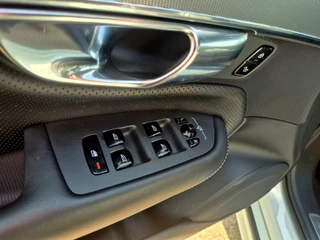 Volvo XC90 2.0 T8 Recharge AWD R-Design . 22 inch . Camera / 13