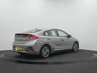 Hyundai IONIQ 1.6 GDi PHEV Comfort Carplay navigatie | Trekhaak | Camera | S / 2