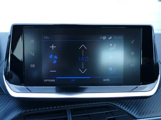 Peugeot 2008 1.2 PureTech Active Pack | 100PK | Trekhaak | Cruise Control | Parkeersensoren Achter | Airco | Navigatie | Climate Control | / 18