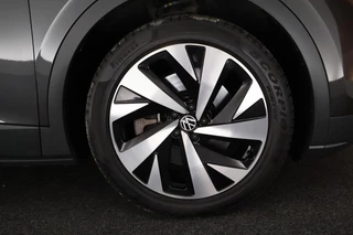 Volkswagen ID.4 First 77 kWh SOH 90% Trekhaak Stoelverwarming Camera Navigatie / 52