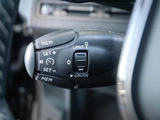 Peugeot 5008 1.2 PureTech Active | Automaat | Trekhaak | 7 zits | Achteruitrijcamera | Parkeersensoren voor | Apple carplay | Climate control | Cruise control | / 17