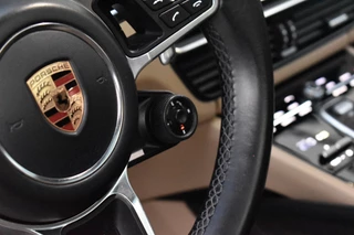 Porsche Cayenne 3.0 E-Hybrid Sport Chrono  | Pano | Trekhaak | 360 Camera | Bose | Stuurverwarming | Luchtvering | Orig. NL | / 30