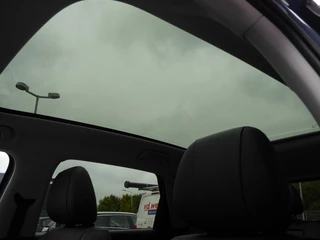 Leapmotor B10 Design ProMax 67.1 kWh | Wltp 434km | 750kg trekgewicht | Stoel en stuur verwarming | 360 graden camera | Lederen bekleding | Panoramadak | Led | Regensensor | Sfeerverlichting | Elektrisch verstelbare voorstoelen / 57