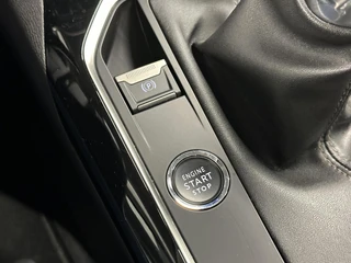 Peugeot 3008 1.2 PureTech Blue Lease Premium PANO CAMERA NAVI CRUISE CARPLAY. / 41