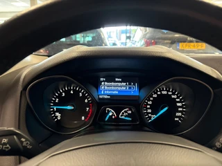Ford Focus 1.5 Red Edition / navi / cruisecontrol / nieuwe motor / super nette staat / 15