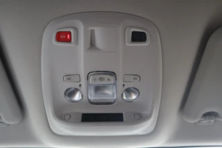 Toyota PROACE Electric Verso LONG EXTRA RANGE DYNAMIC 75KWH 8-PERSOONS ROLSTOELAUTO VERLAAGD-INBOUW-OPRIJPLAAT 2x SCHUIFDEUR / 50