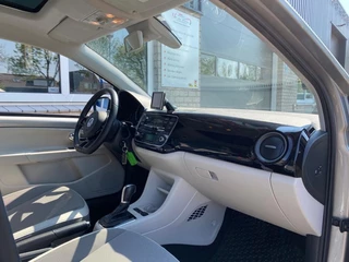 Volkswagen e-up! E-up 82PK 5D Panoramadak / Stoelverw. / Automaat! / 18