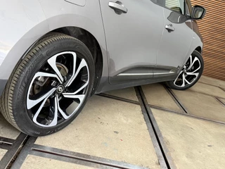 Renault Grand Scenic 1.3 TCe Bose | 7-Pers | Leder/Alcantara | Panorama voorruit | Massage stoel | BOSE Sound | Navigatie | Camera / 38