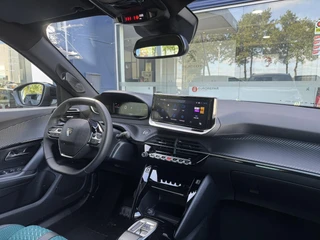Peugeot 2008 Envy 1.2 Hybrid 110pk e-DSC6 | Apple Carplay/Android Auto | Achteruitrijcamera | Airco | Draadloze Telefoonoplader | Keyless entry/start | Parkeersensoren | Adaptief Cruise Control / 15