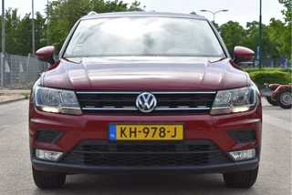 Volkswagen Tiguan 1.4 TSI ACT 150 pk Connected Series  NL-Auto | DAB | Elekt.trekhaak | Carplay | Cruise Control | Climate Control | NAP / 4