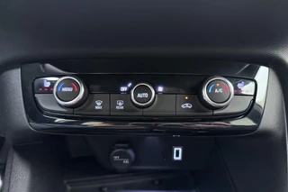 Opel Corsa 1.2 Turbo Hybrid Ultimate | NIEUW | € 5.500,- VOORRAADVOORDEEL | Massagestoelen | Leder Alcatanrabekleding |8 jaar fabrieksgarantie | Zwart dak | 17" Lichtmetalen velgen Diamant / 26